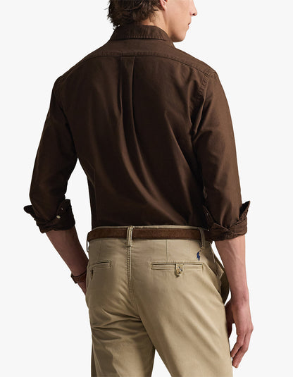 Camisa Oxford teñida café nuez