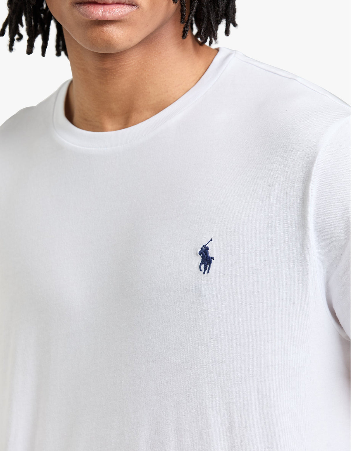 Polera cuello redondo corte slim blanca